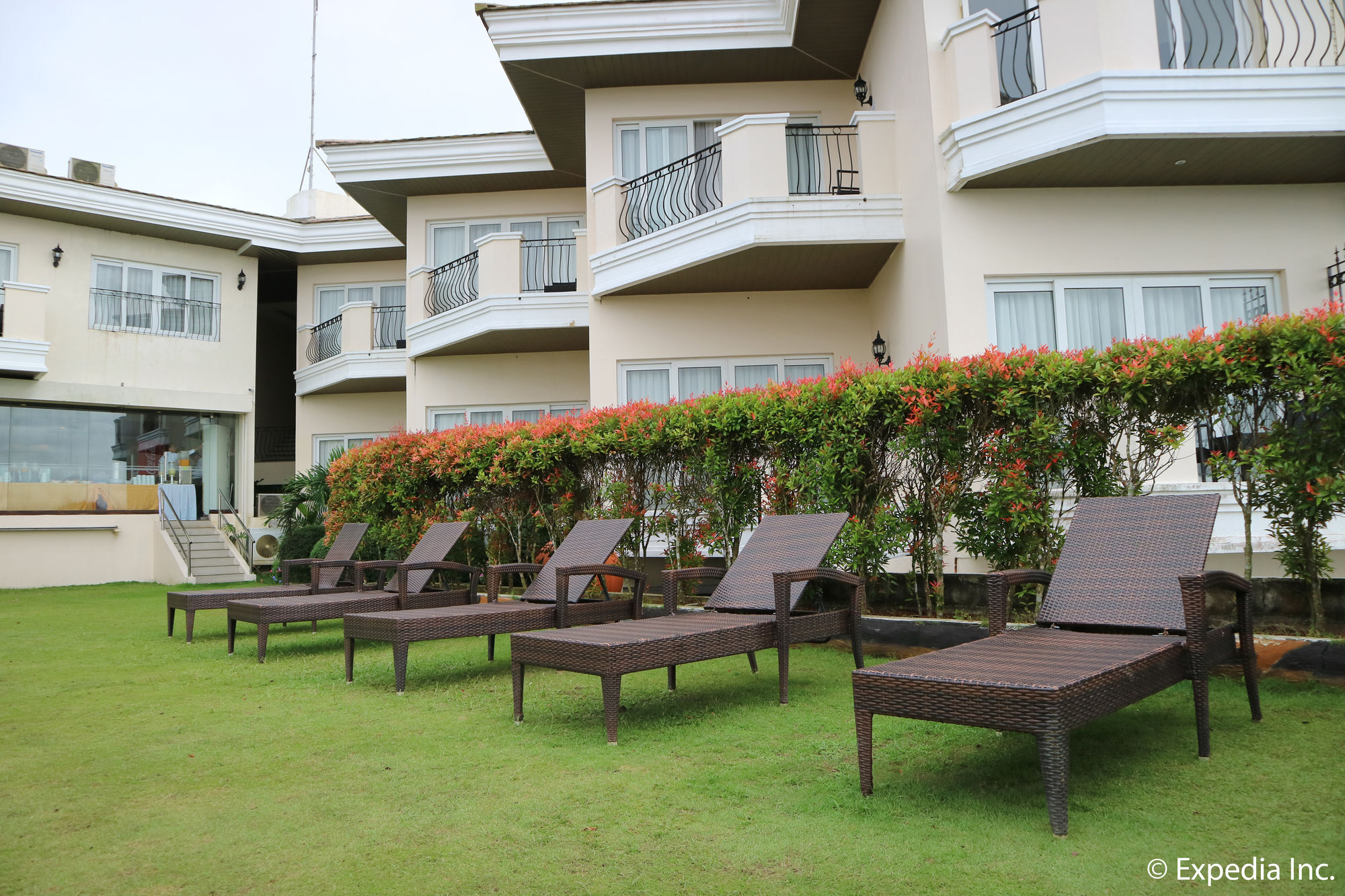 The Lake Hotel Tagaytay Tagaytay City Exterior photo