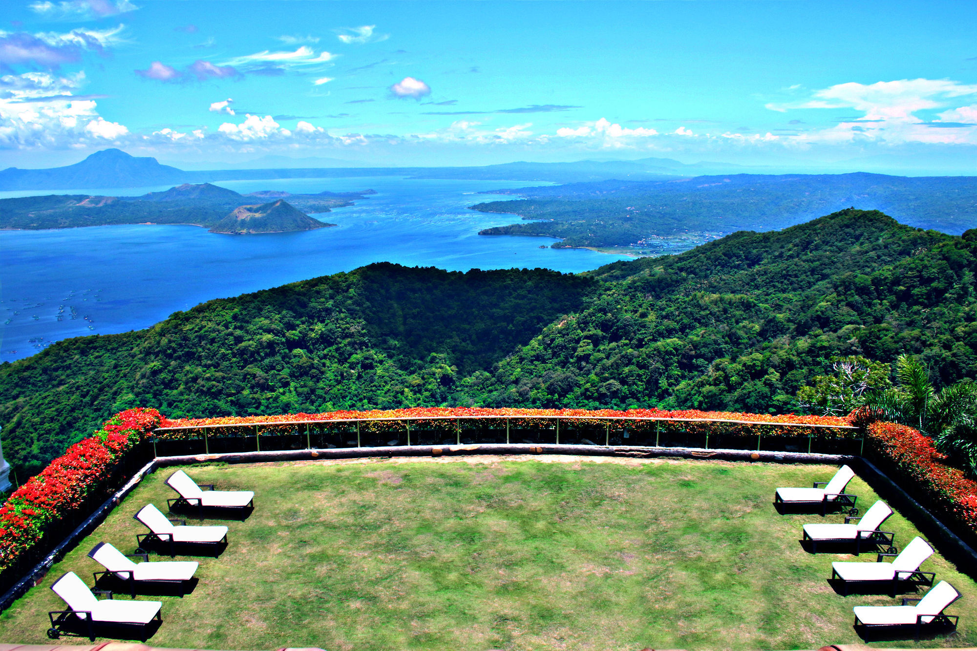 The Lake Hotel Tagaytay Tagaytay City Exterior photo