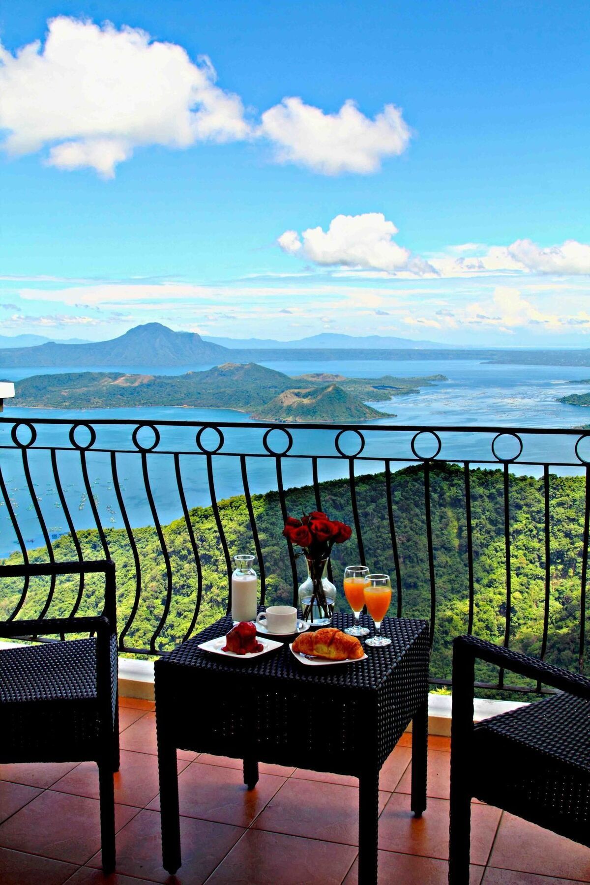 The Lake Hotel Tagaytay Tagaytay City Exterior photo